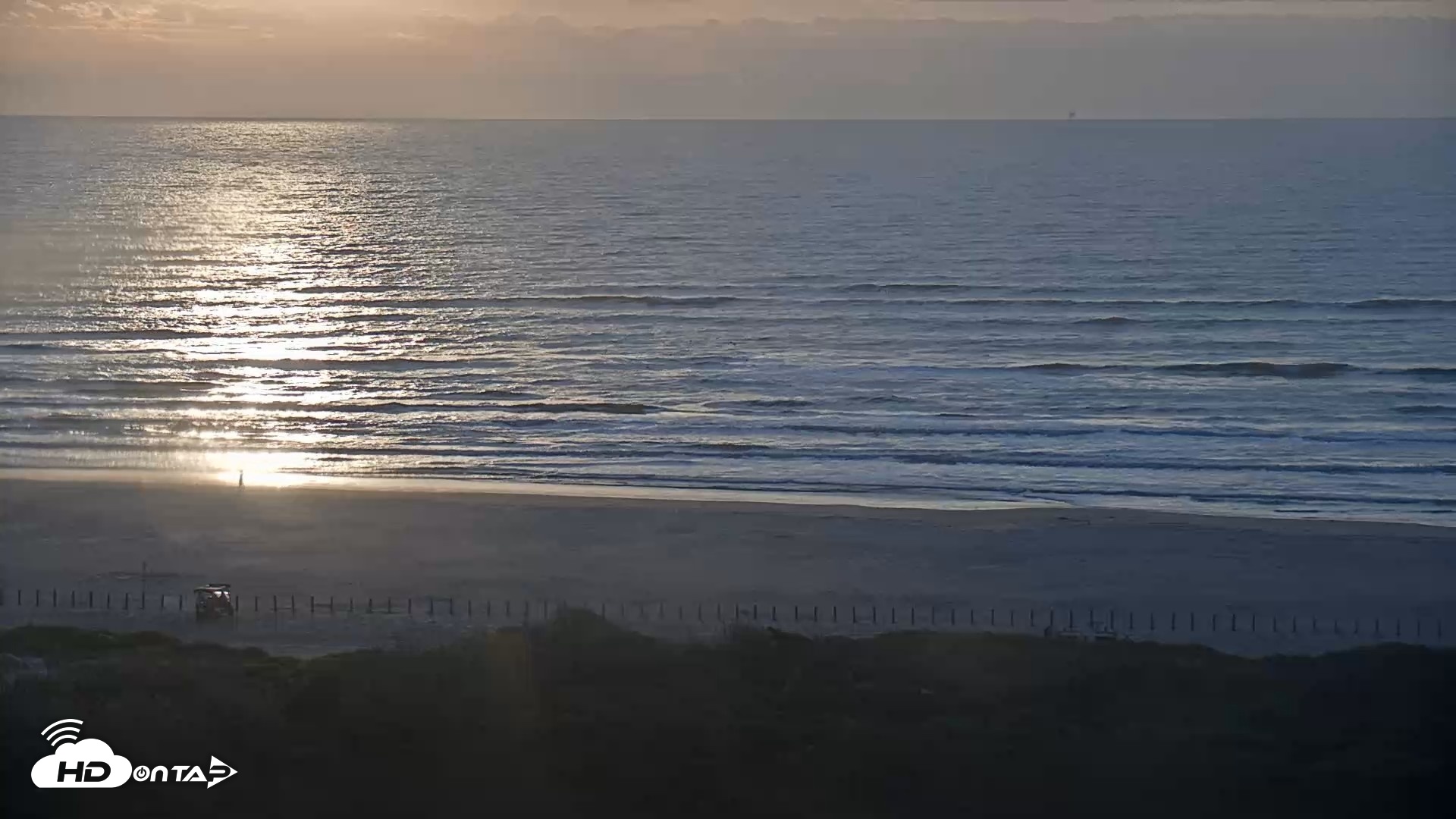 Snapshot of Aransas Princess - Port Aransas Beach Live Webcam taken Oct 19, 2026, 8:04am CDT