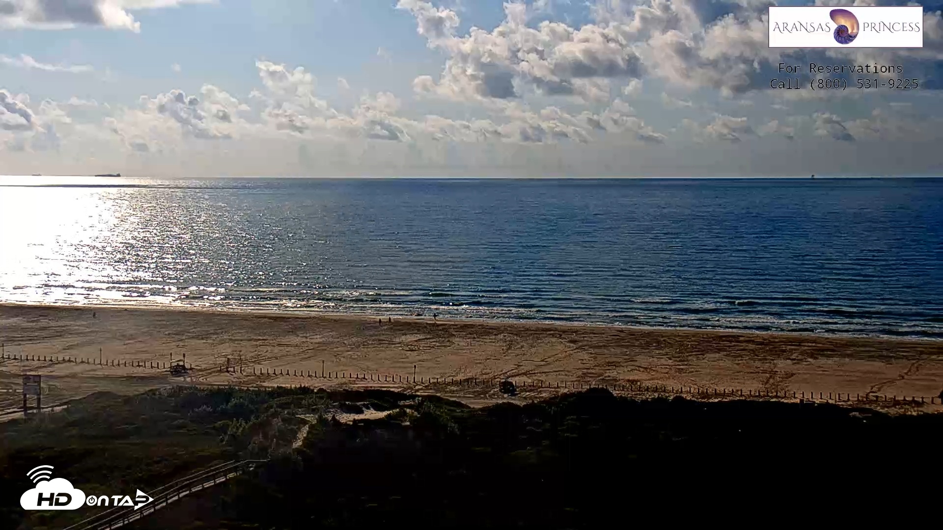 Snapshot of Aransas Princess - Port Aransas Beach Live Webcam taken Aug 11, 2025, 9:05am CDT