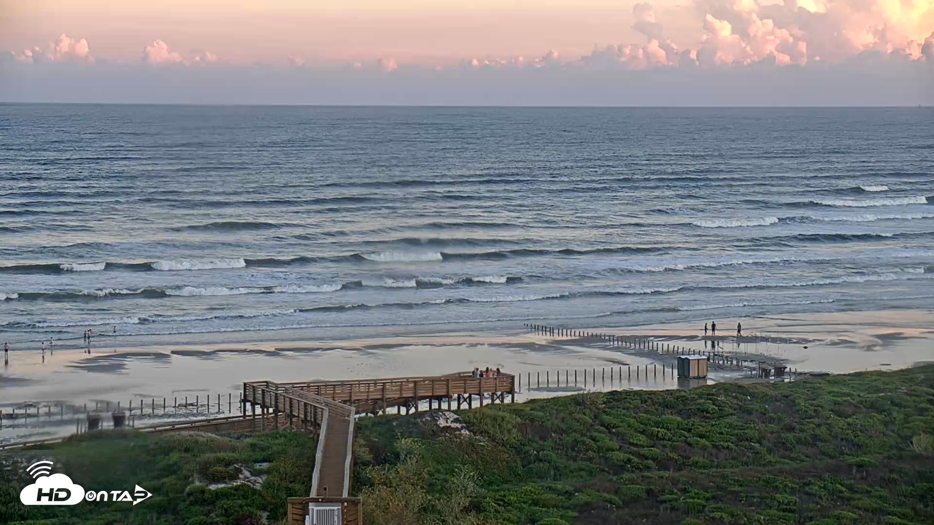 Snapshot of Aransas Princess - Port Aransas Beach Live Webcam taken Oct 9, 2026, 7:02pm CDT