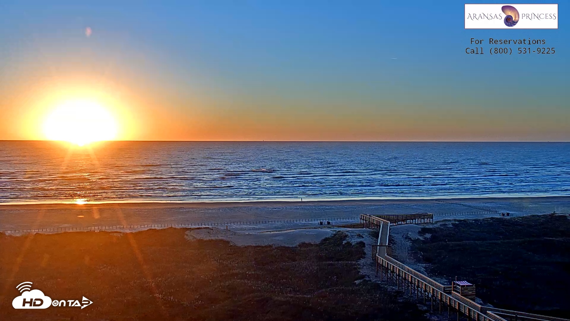 Snapshot of Aransas Princess - Port Aransas Beach Live Webcam taken Dec 19, 2025, 7:21am CST