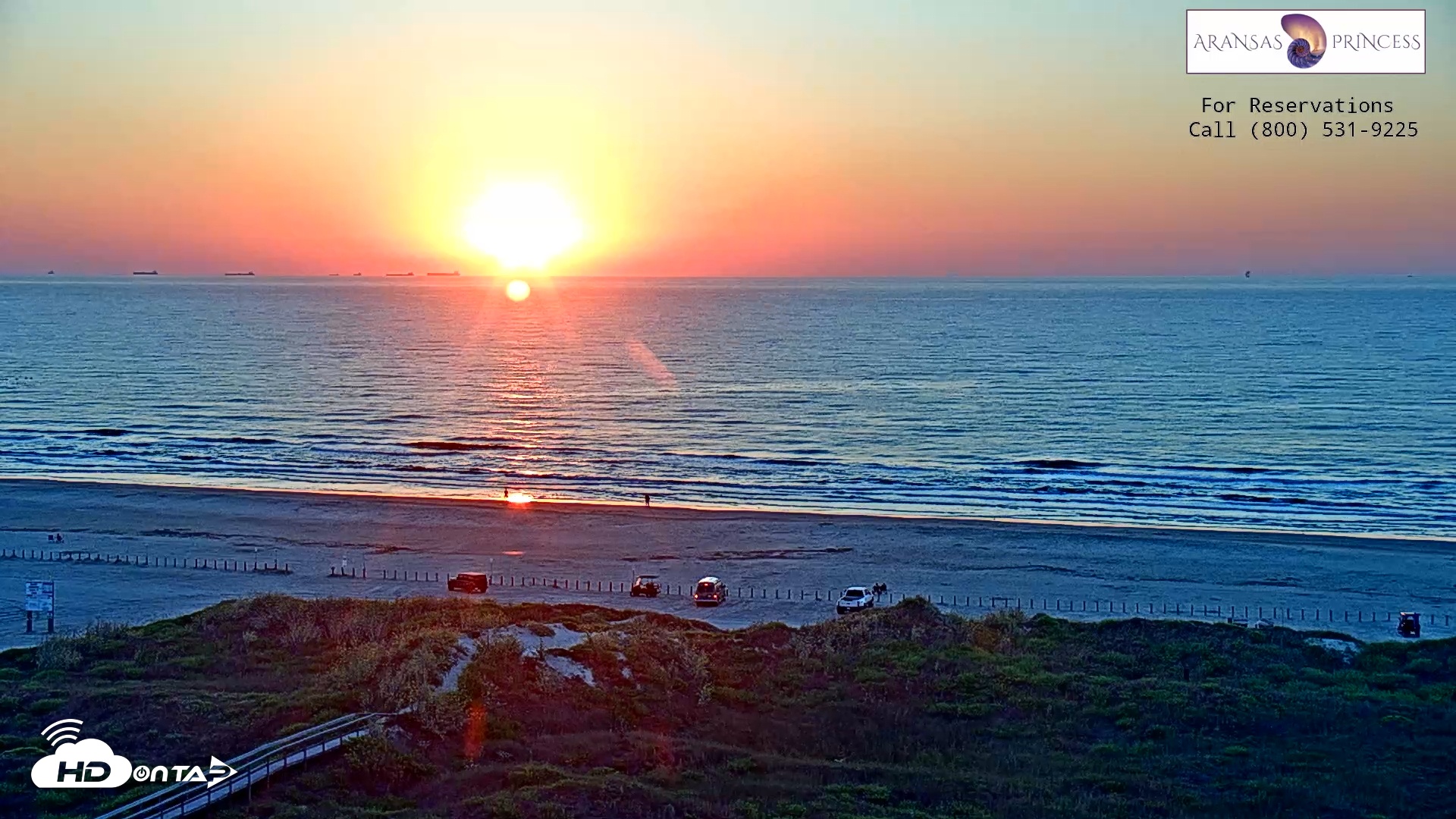 Snapshot of Aransas Princess - Port Aransas Beach Live Webcam taken Oct 15, 2025, 7:34am CDT