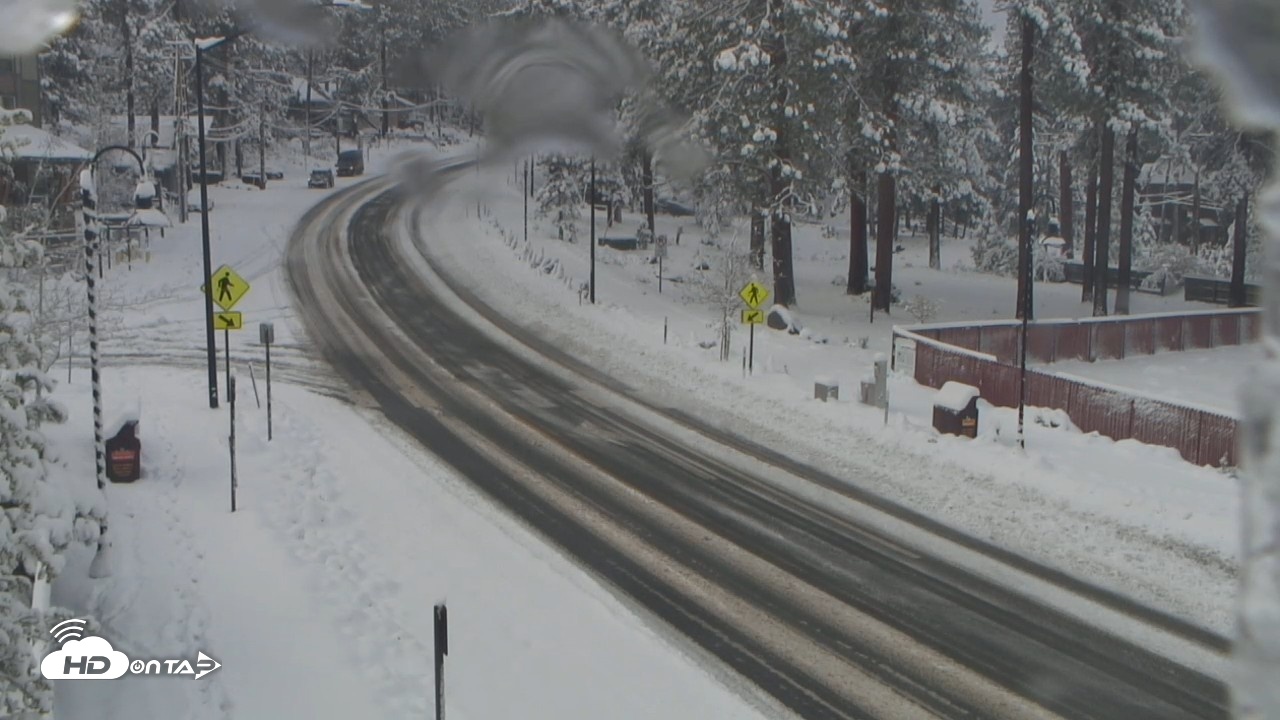Snapshot of Kings Beach Caliente Restaurant Live Webcam taken Apr 12, 2026, 8:22am PDT