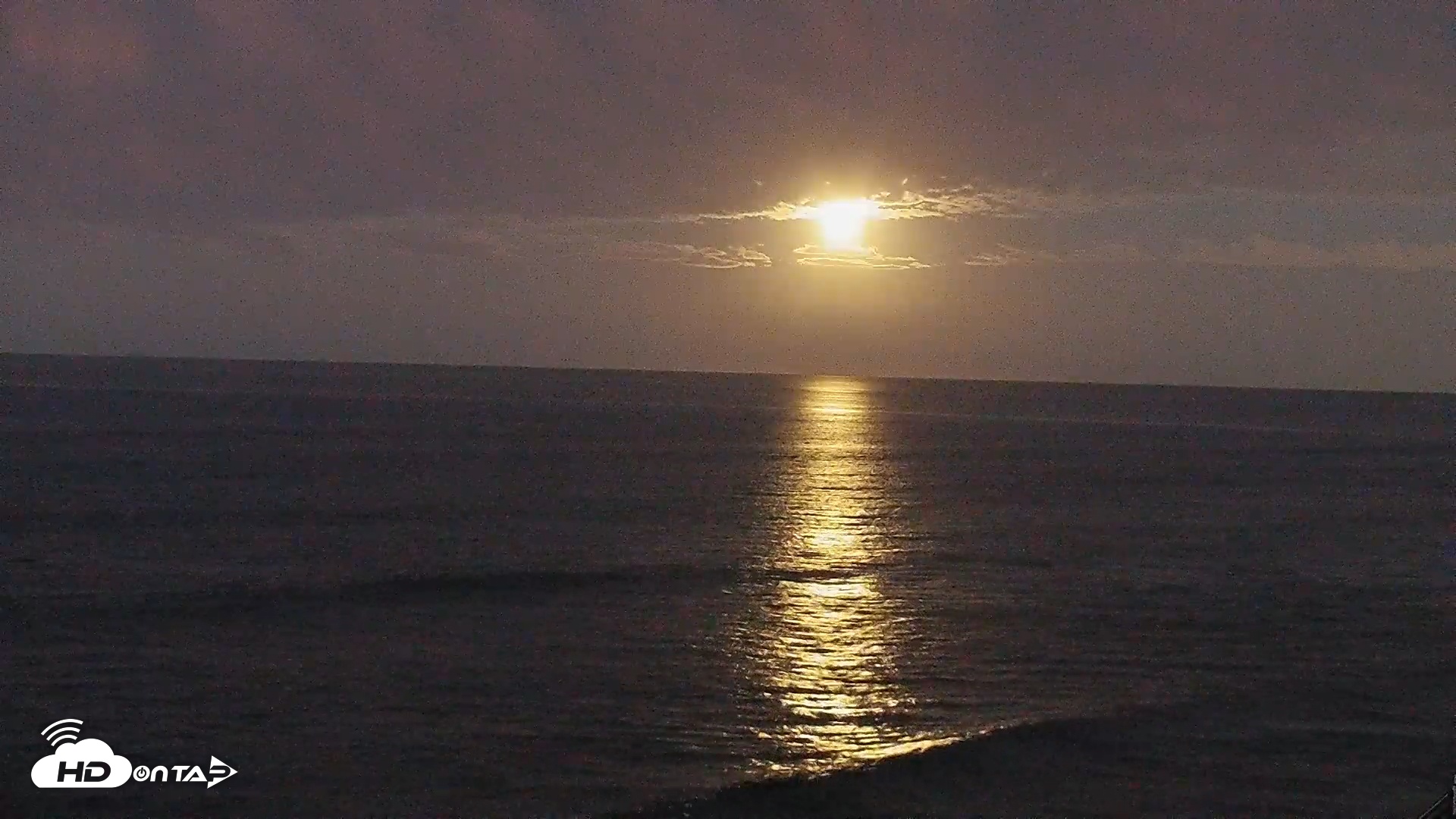 Snapshot of Terramar Point Surf Live Webcam taken Dec 4, 2025, 6:05am PST