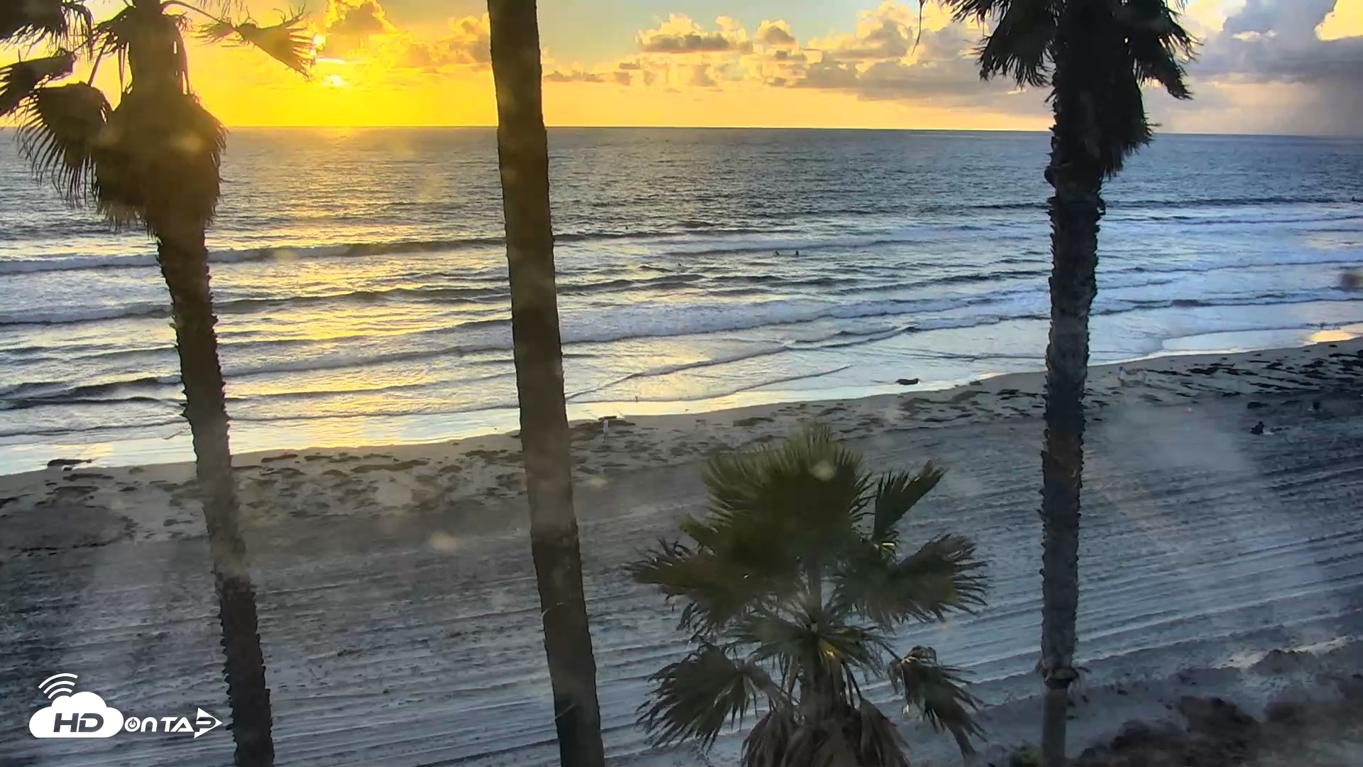 Snapshot of Pacific Beach Live Surf Webcam taken Oct 22, 2026, 5:49pm PDT
