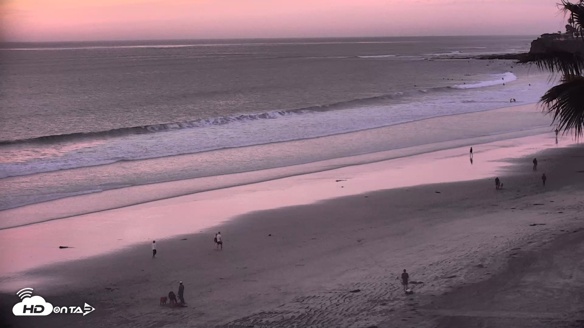 Snapshot of Pacific Beach Live Surf Webcam taken Feb 5, 2026, 5:27pm PST