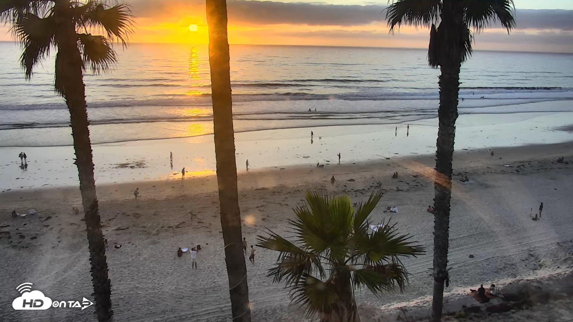 Snapshot of Pacific Beach Live Surf Webcam taken Oct 11, 2025, 6:10pm PDT