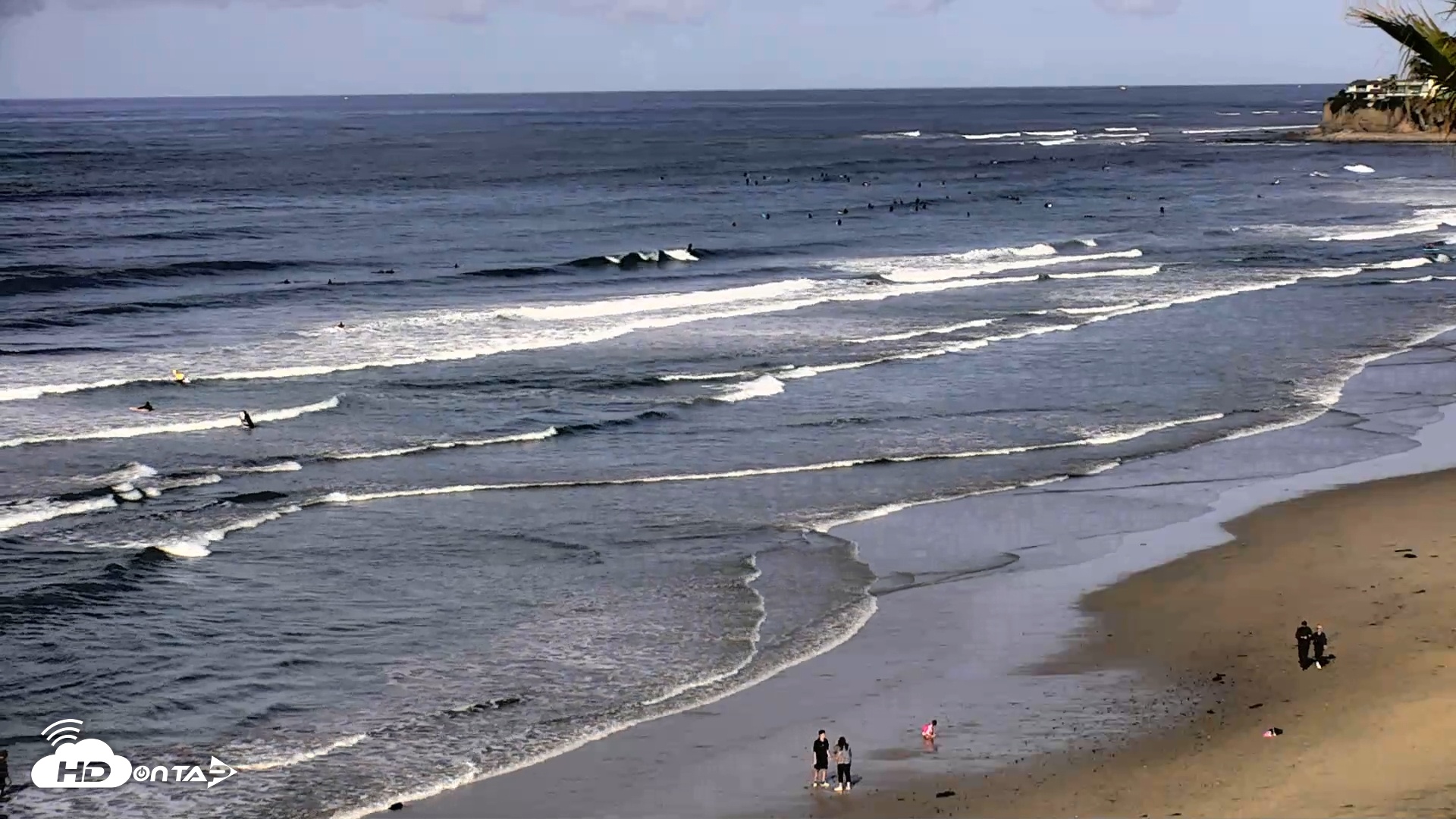 Snapshot of Pacific Beach Live Surf Webcam taken Feb 8, 2025, 9:44am PST