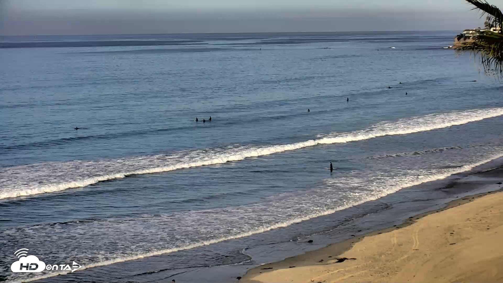 Snapshot of Pacific Beach Live Surf Webcam taken Dec 8, 2025, 9:22am PST