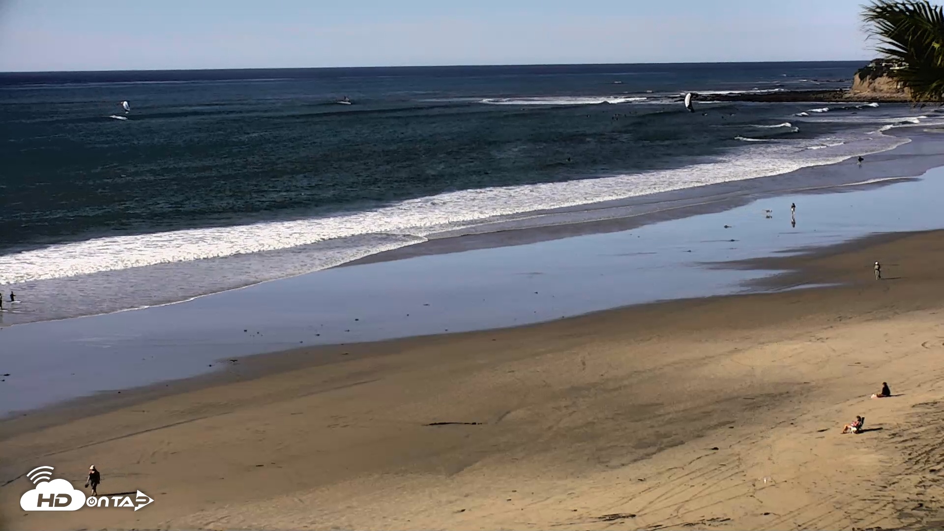 Snapshot of Pacific Beach Live Surf Webcam taken Dec 4, 2025, 1:08pm PST