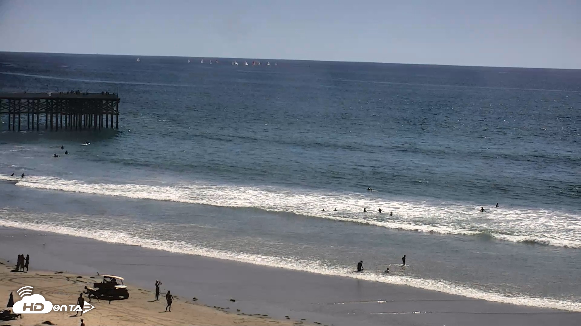 Snapshot of Pacific Beach Live Surf Webcam taken Apr 11, 2026, 3:00pm PDT