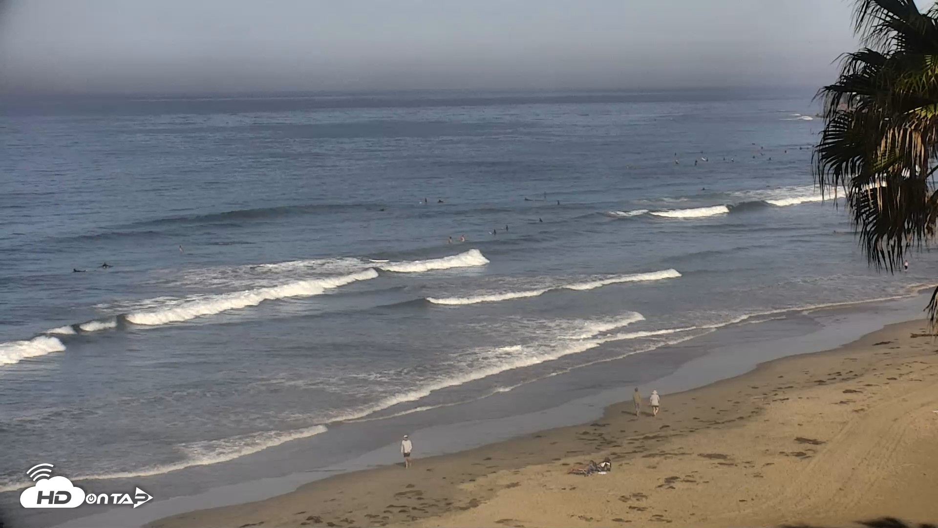 Snapshot of Pacific Beach Live Surf Webcam taken Oct 7, 2026, 9:07am PDT