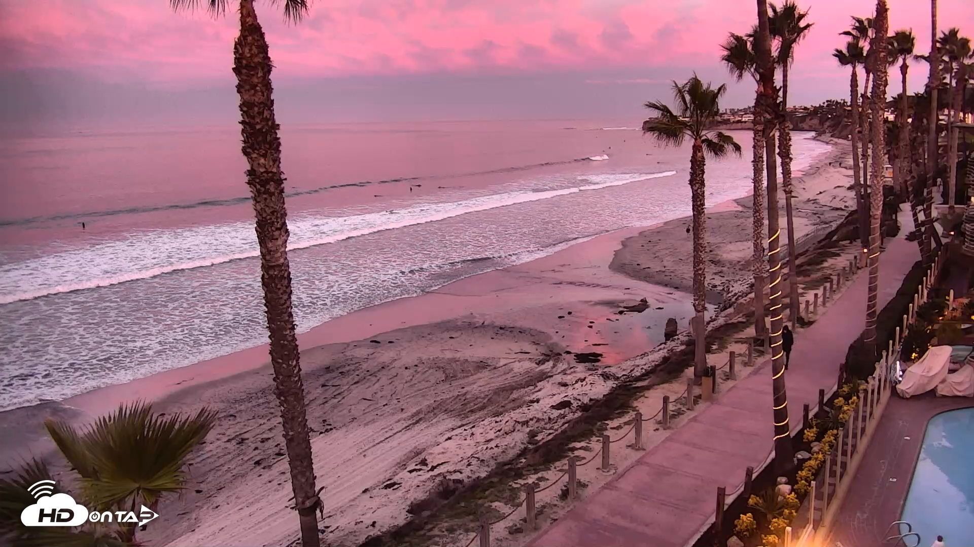 Snapshot of Pacific Beach Live Surf Webcam taken Dec 4, 2025, 6:32am PST