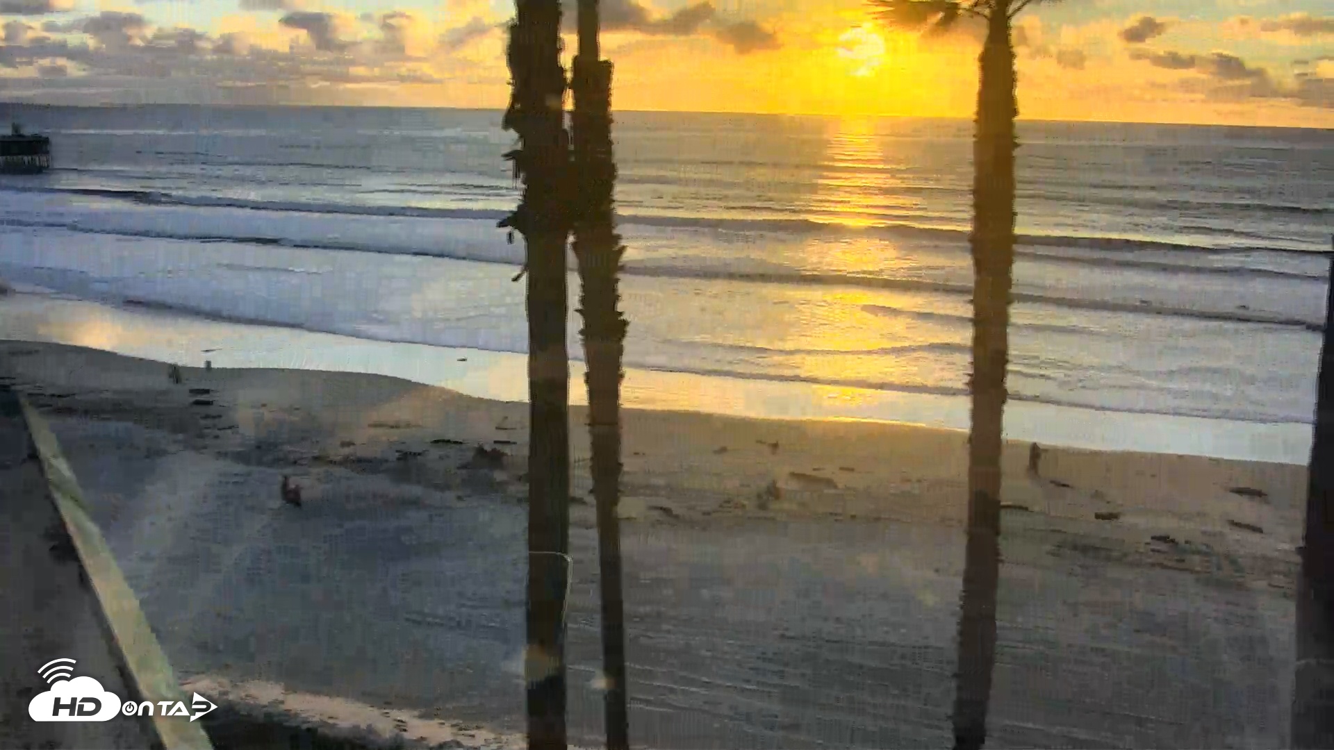 Snapshot of Pacific Beach Live Surf Webcam taken Dec 27, 2025, 4:31pm PST