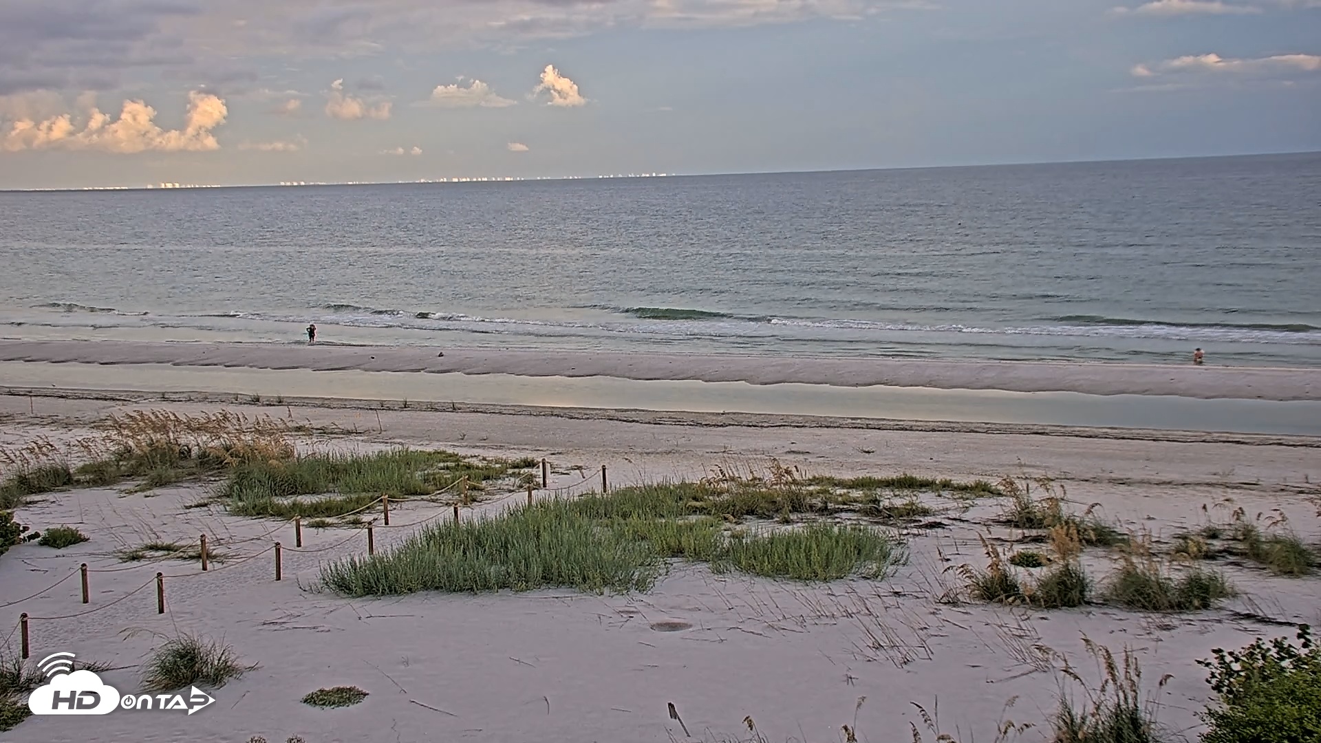 Snapshot of Oceans Reach Sanibel Island Live Cam taken Sep 10, 2025, 7:11pm EDT