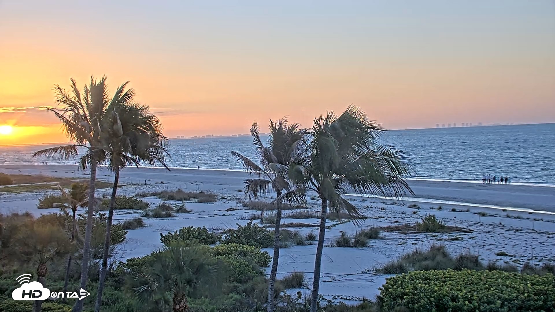 Snapshot of Oceans Reach Sanibel Island Live Cam taken Apr 13, 2026, 7:13am EDT