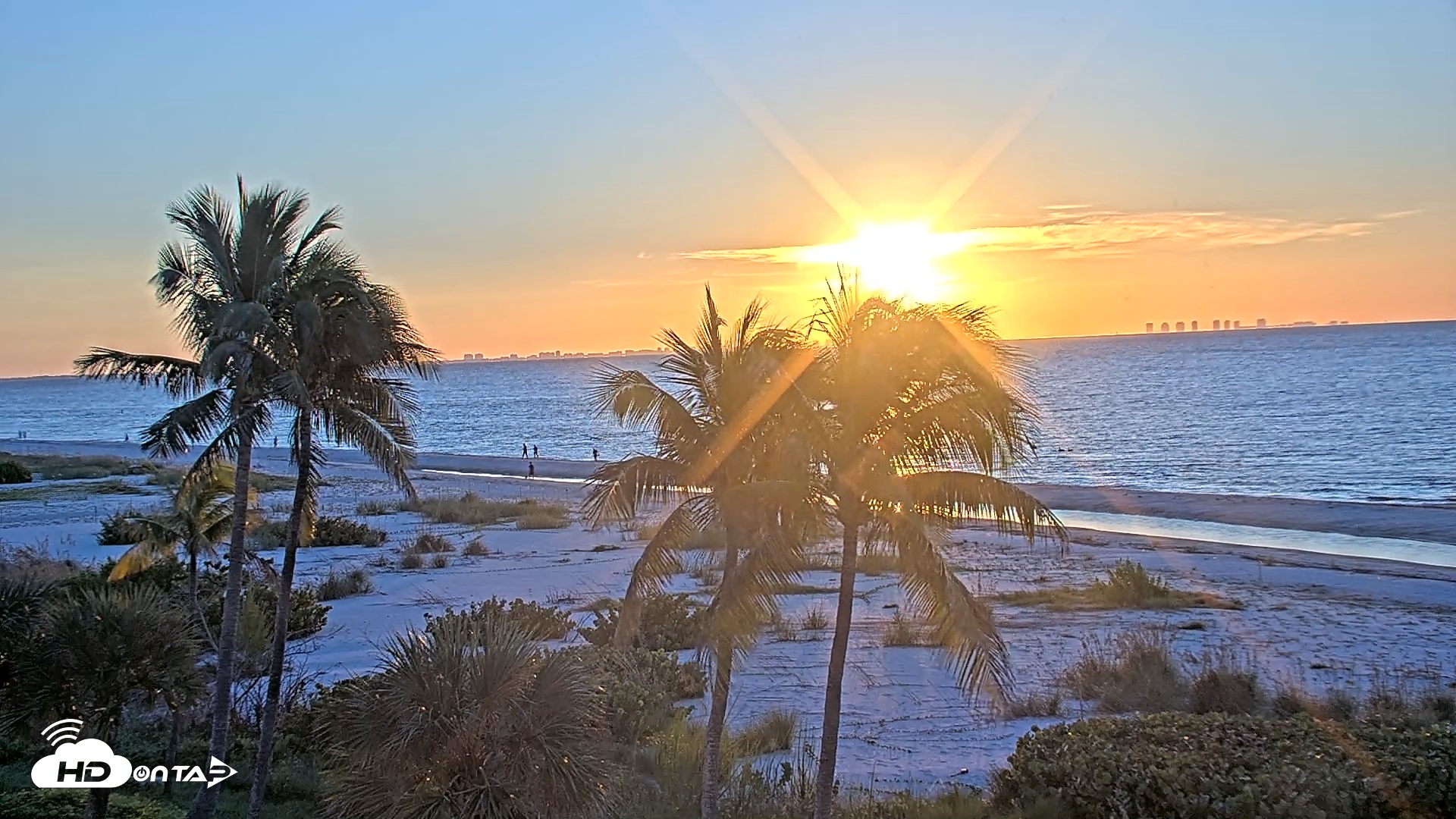 Snapshot of Oceans Reach Sanibel Island Live Cam taken Oct 14, 2025, 7:39am EDT