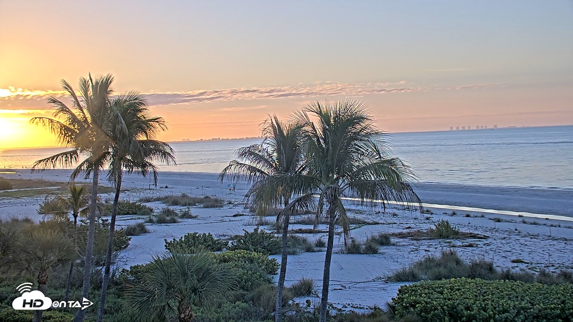 Snapshot of Oceans Reach Sanibel Island Live Cam taken Apr 17, 2026, 7:17am EDT