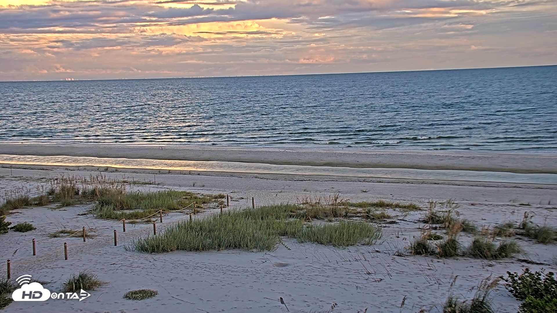 Snapshot of Oceans Reach Sanibel Island Live Cam taken Oct 9, 2025, 6:52pm EDT