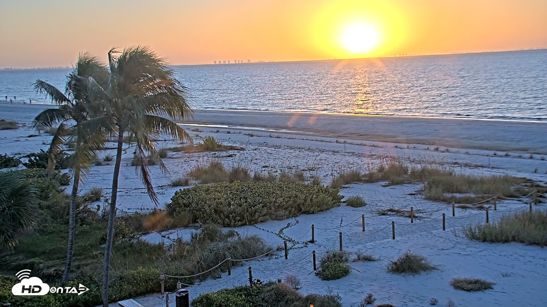 Snapshot of Oceans Reach Sanibel Island Live Cam taken Dec 24, 2025, 7:20am EST
