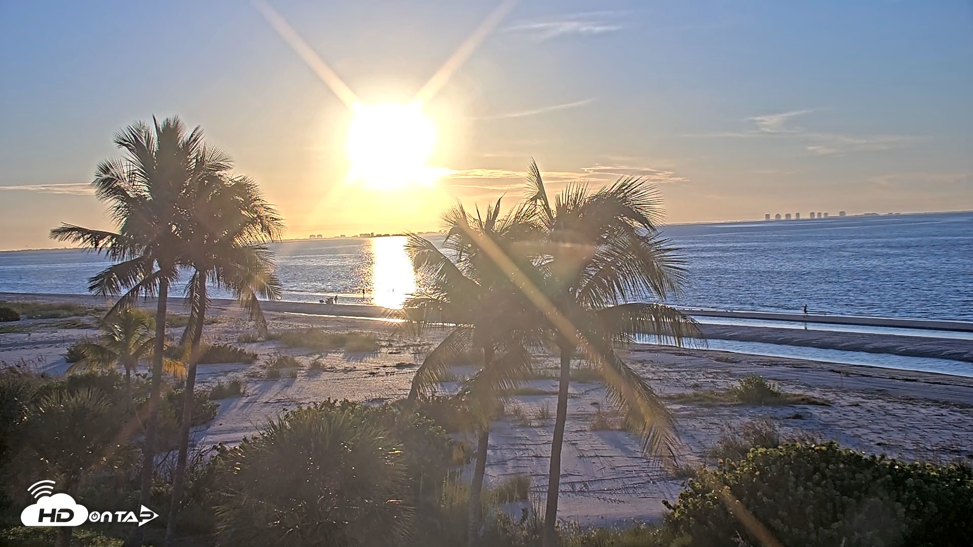 Snapshot of Oceans Reach Sanibel Island Live Cam taken Sep 25, 2025, 7:37am EDT