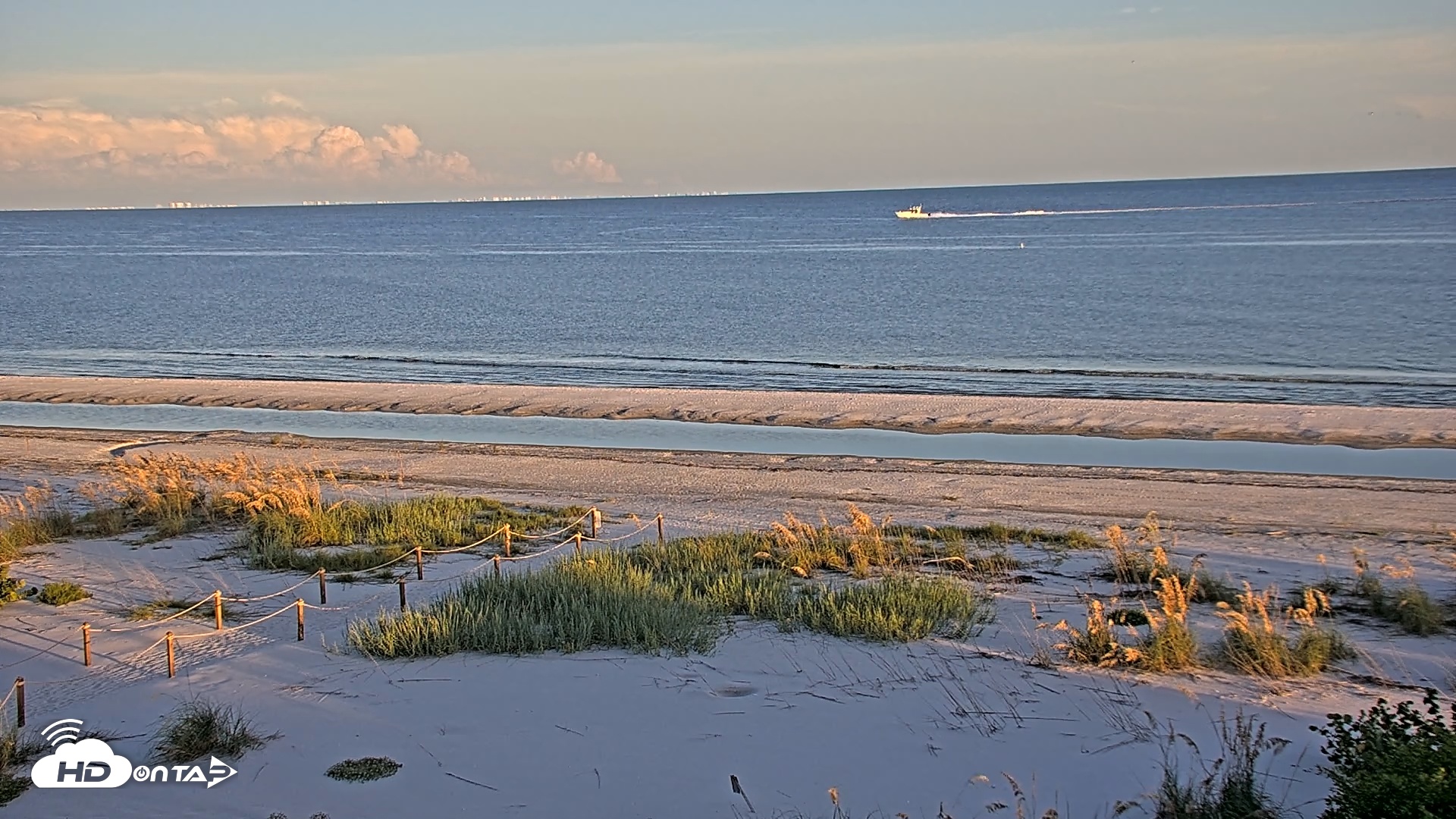 Snapshot of Oceans Reach Sanibel Island Live Cam taken Sep 14, 2025, 7:12pm EDT
