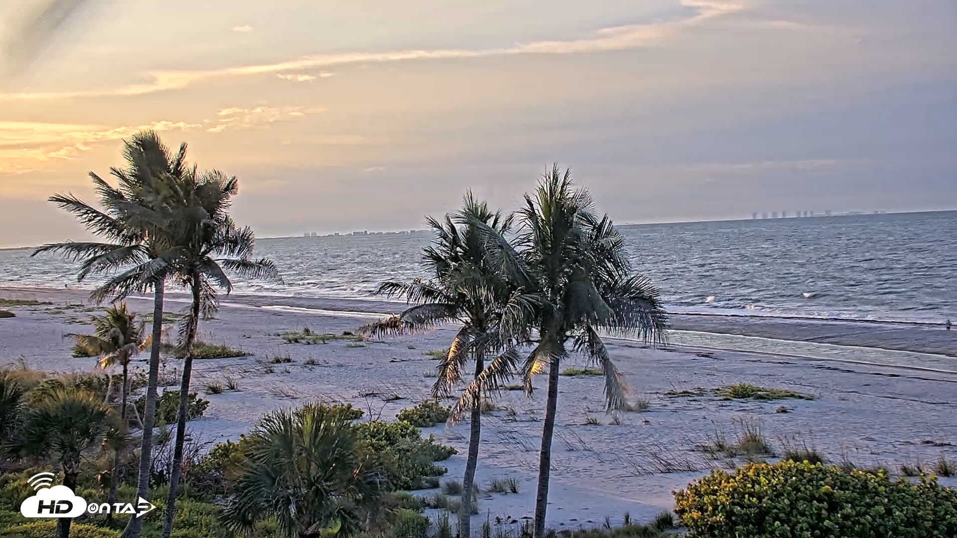 Snapshot of Oceans Reach Sanibel Island Live Cam taken Jun 3, 2025, 6:53am EDT