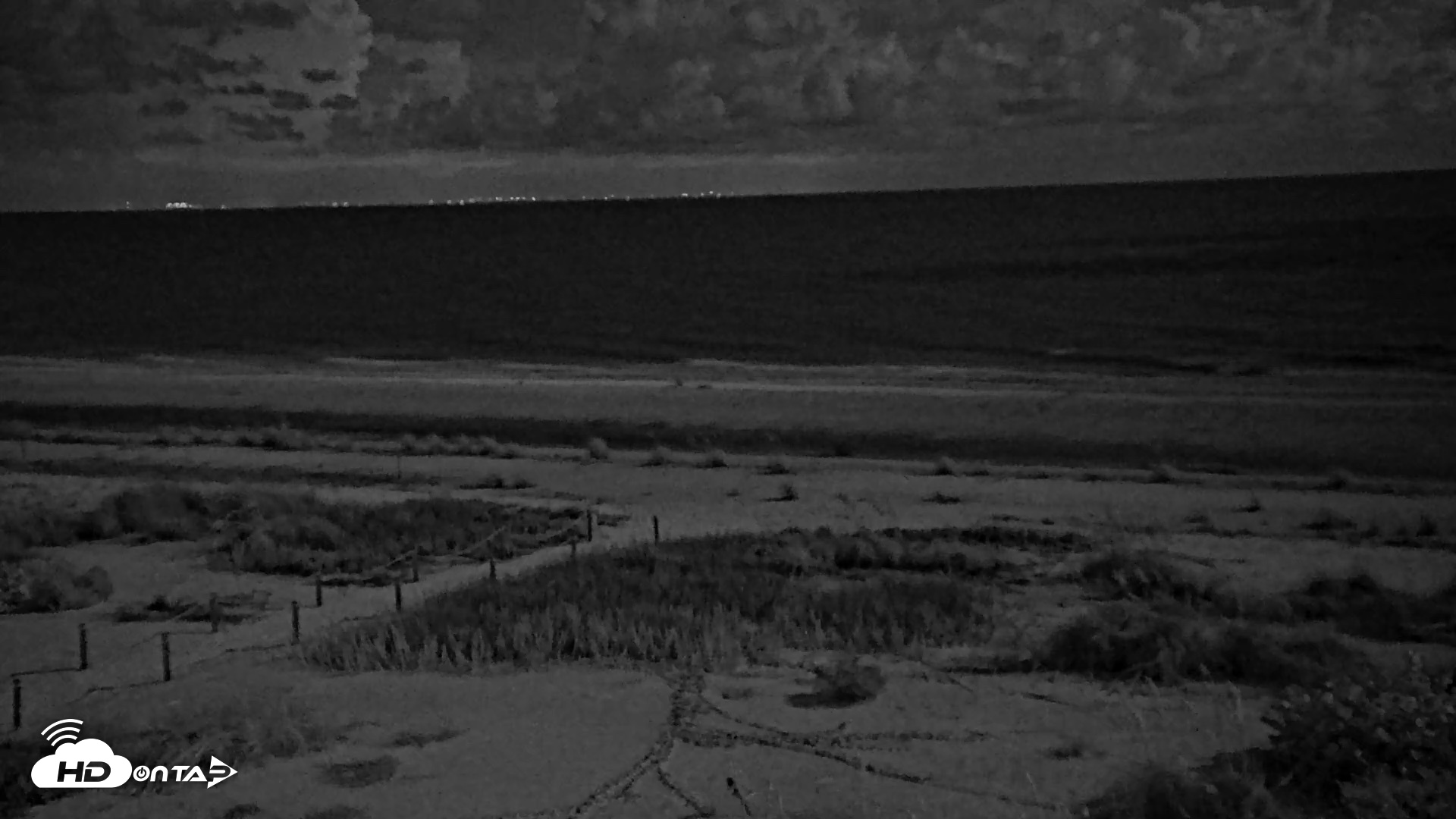 Snapshot of Oceans Reach Sanibel Island Live Cam taken Jul 29, 2026, 3:19am EDT