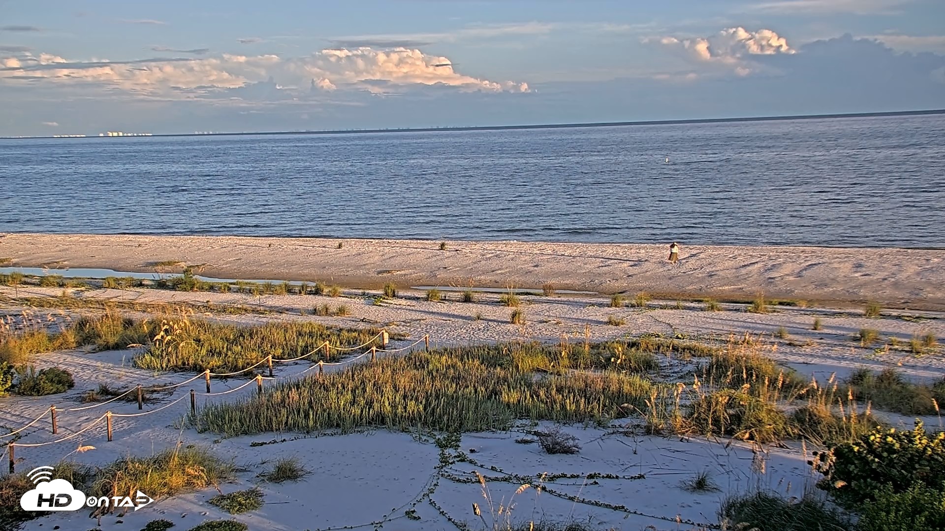 Snapshot of Oceans Reach Sanibel Island Live Cam taken Sep 19, 2026, 7:07pm EDT