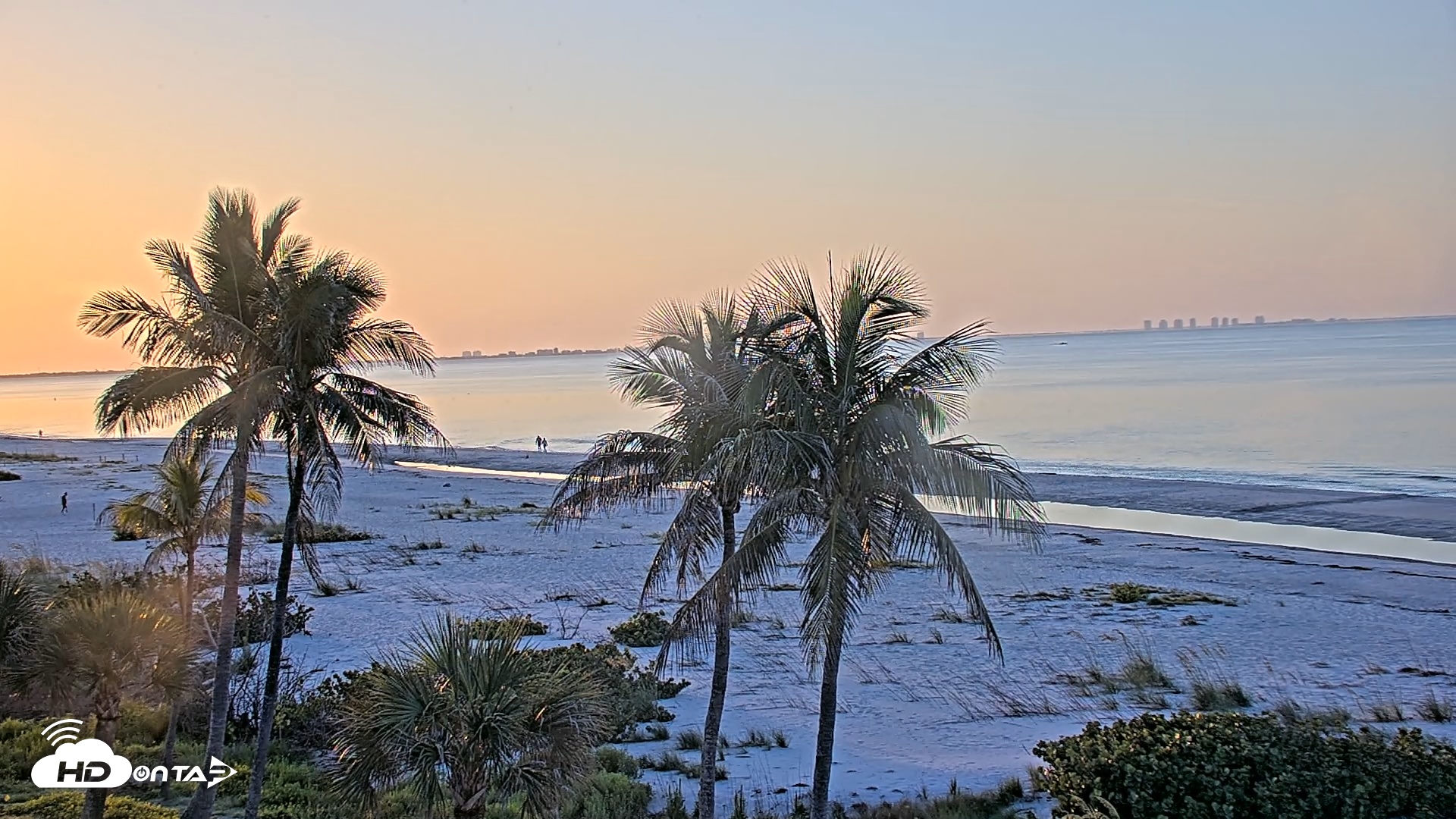 Snapshot of Oceans Reach Sanibel Island Live Cam taken May 15, 2025, 6:58am EDT
