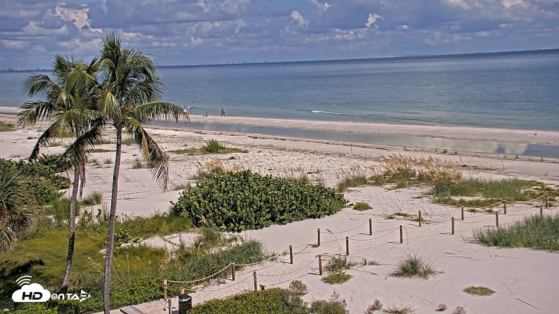Snapshot of Oceans Reach Sanibel Island Live Cam taken Sep 11, 2025, 3:32pm EDT