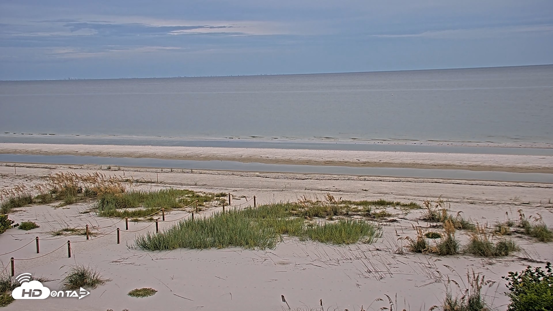 Snapshot of Oceans Reach Sanibel Island Live Cam taken Sep 16, 2025, 7:10pm EDT