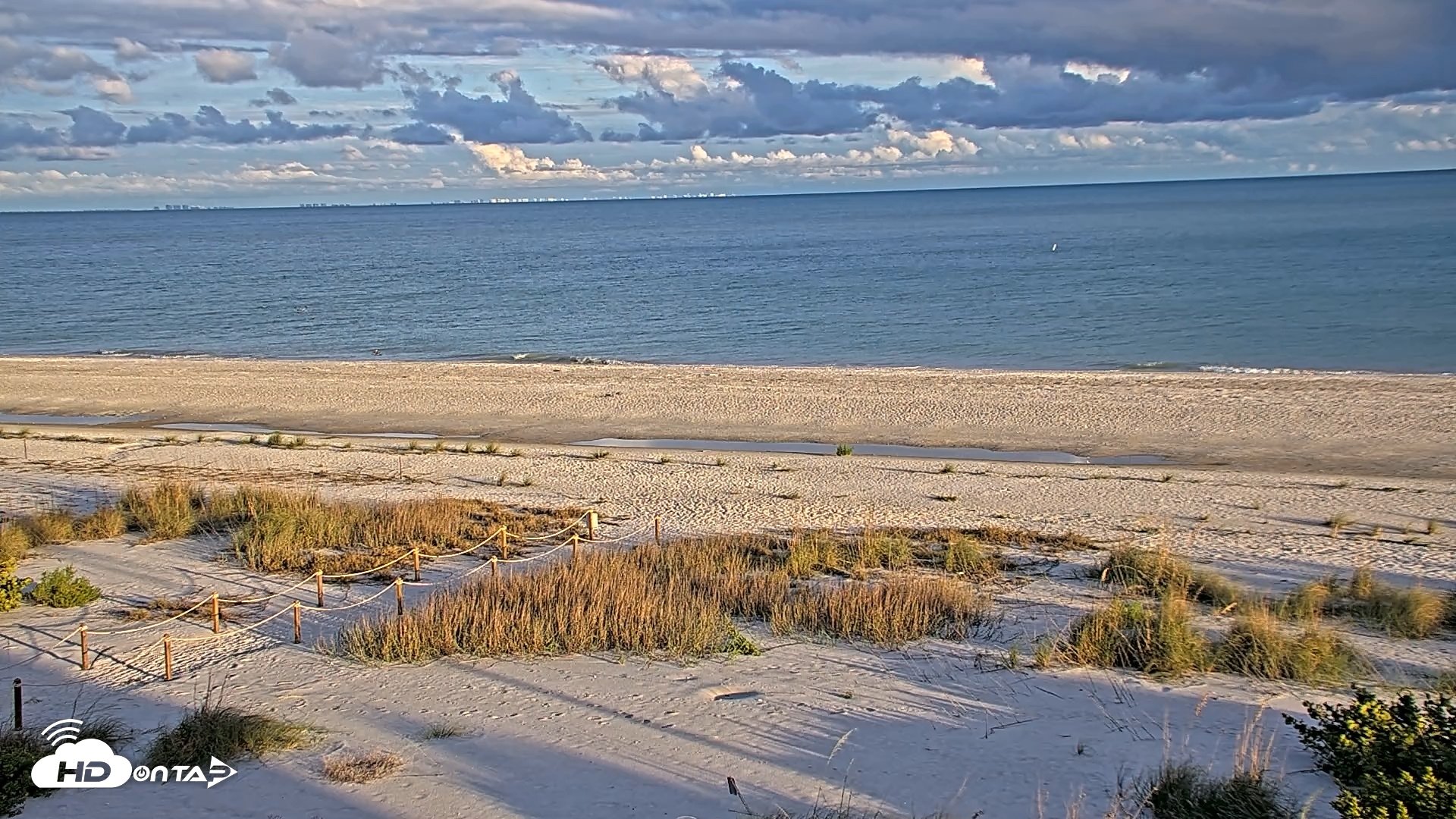 Snapshot of Oceans Reach Sanibel Island Live Cam taken Apr 7, 2026, 7:15pm EDT