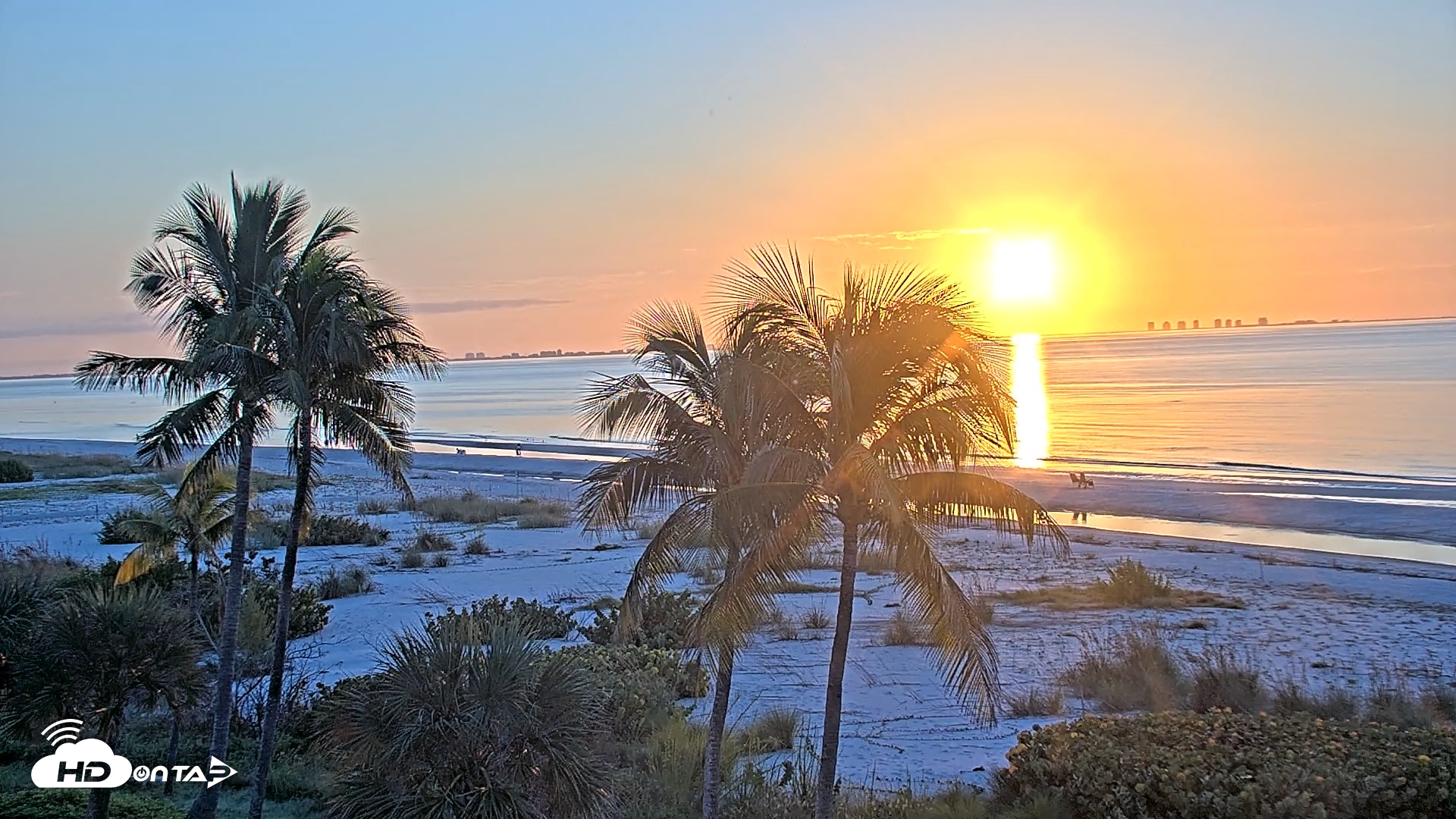 Snapshot of Oceans Reach Sanibel Island Live Cam taken Oct 22, 2025, 7:41am EDT