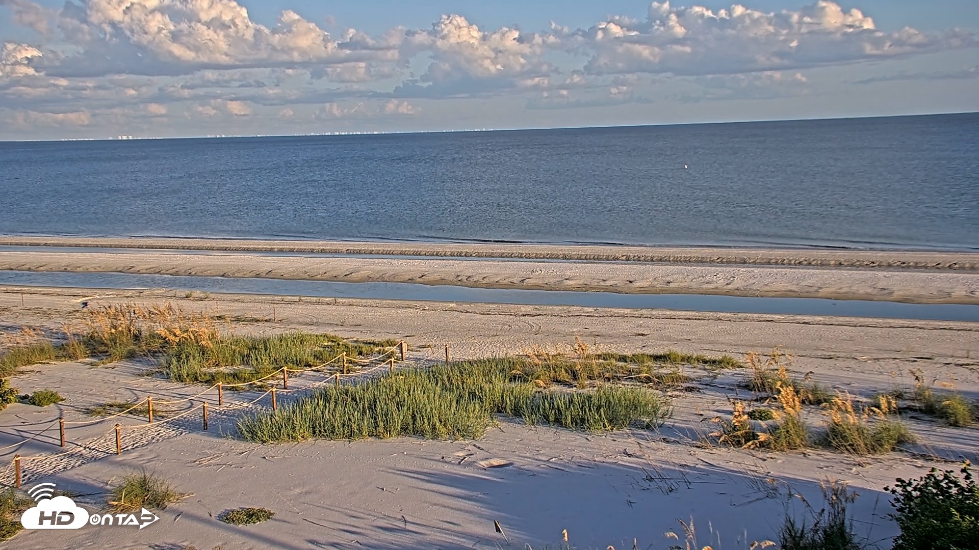 Snapshot of Oceans Reach Sanibel Island Live Cam taken Sep 19, 2025, 6:47pm EDT