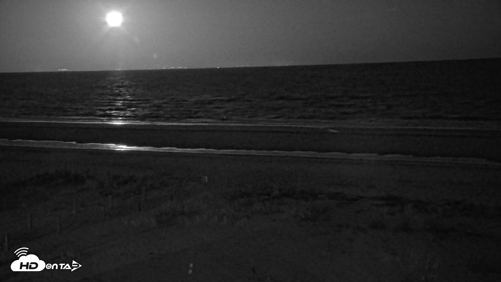 Snapshot of Oceans Reach Sanibel Island Live Cam taken Jun 12, 2025, 10:25pm EDT