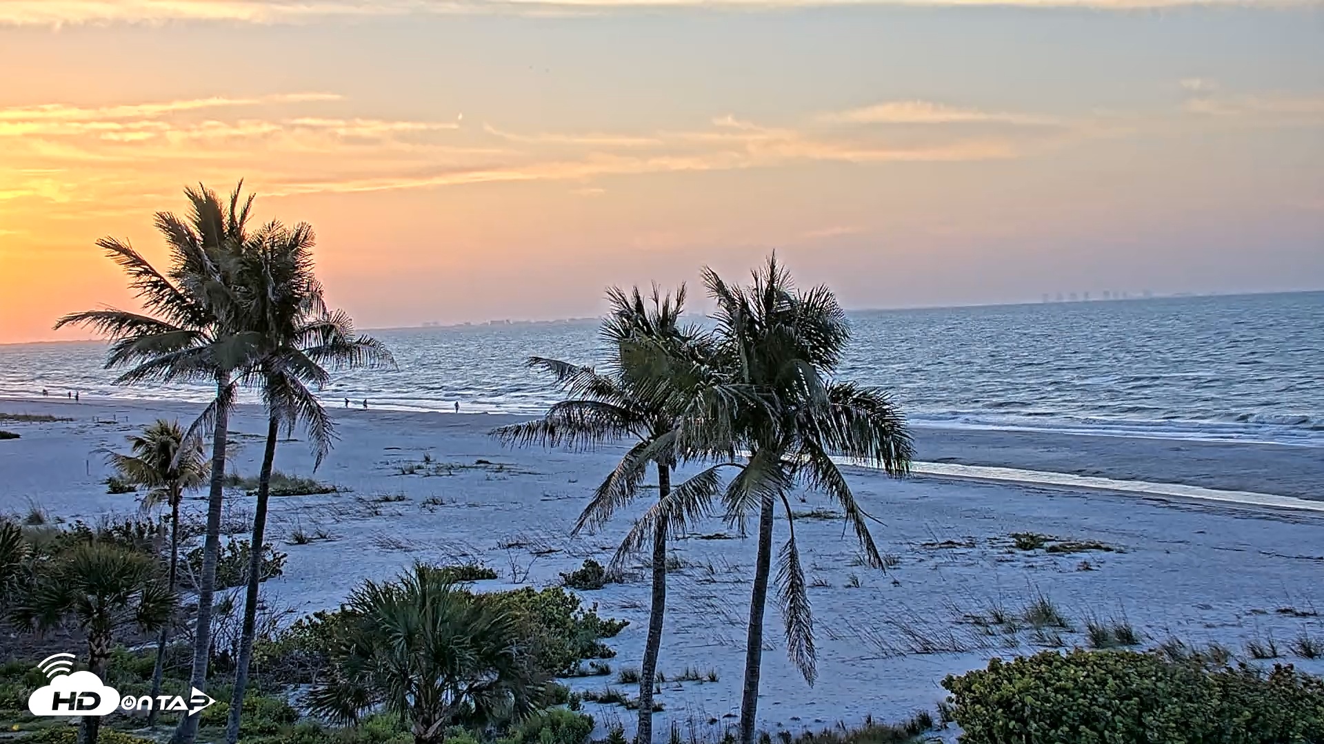 Snapshot of Oceans Reach Sanibel Island Live Cam taken Apr 22, 2025, 7:06am EDT