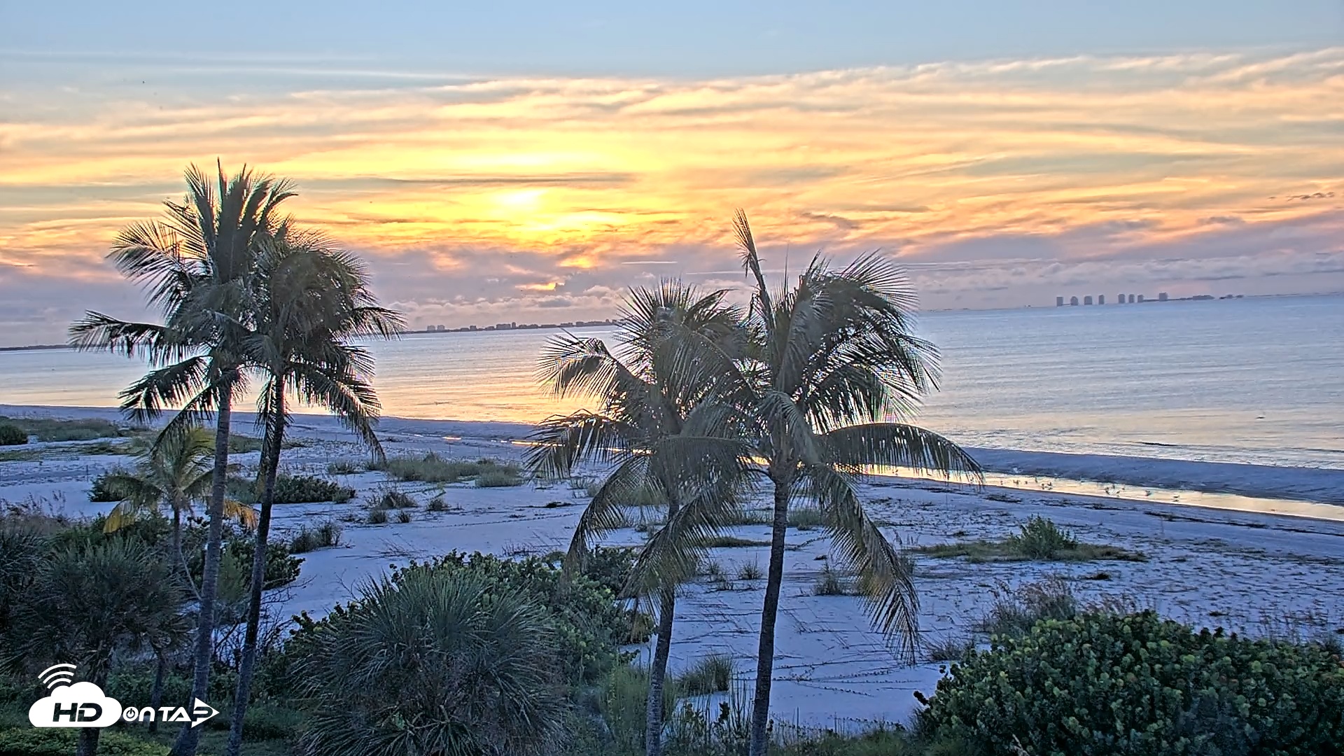 Snapshot of Oceans Reach Sanibel Island Live Cam taken Sep 29, 2025, 7:23am EDT