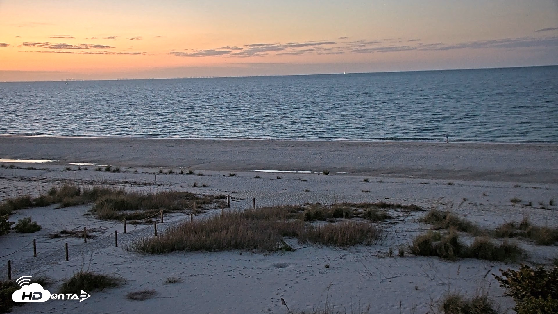 Snapshot of Oceans Reach Sanibel Island Live Cam taken Apr 16, 2026, 6:36am EDT
