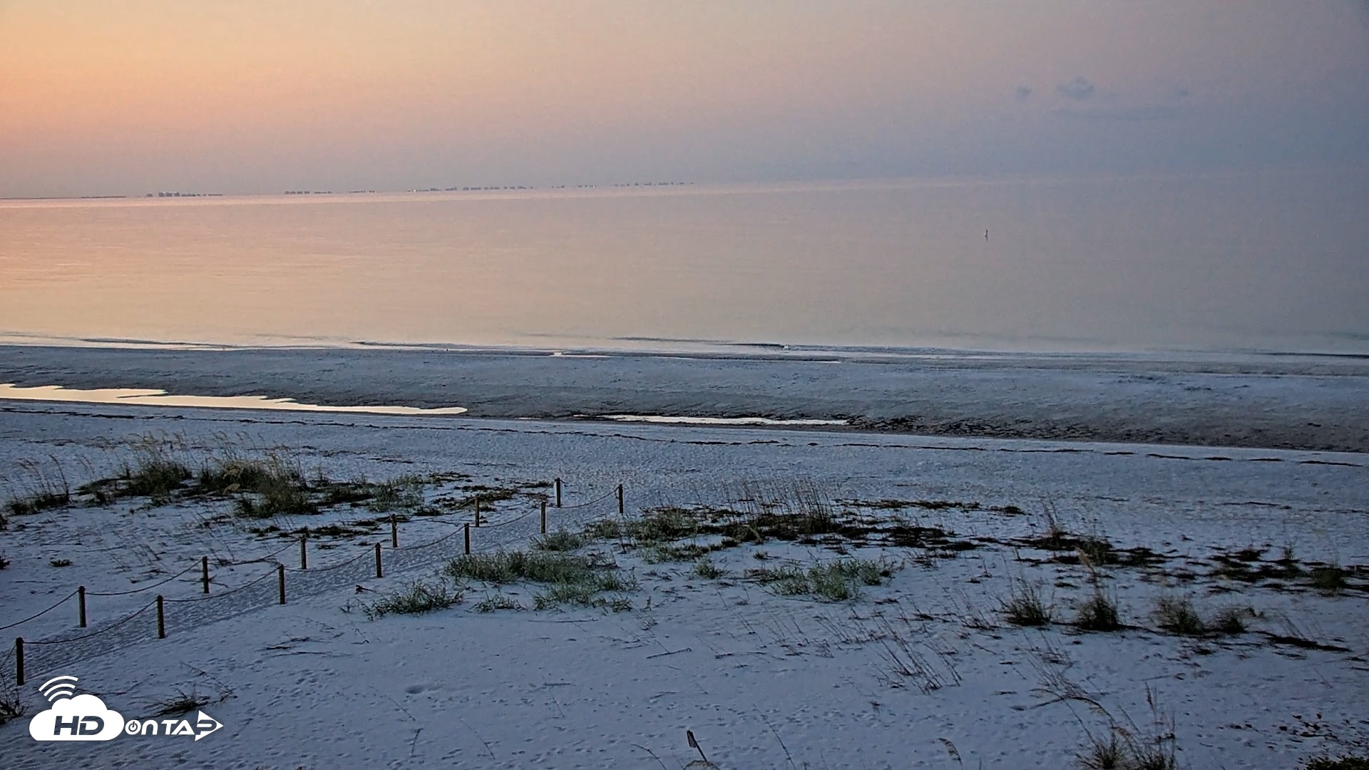 Snapshot of Oceans Reach Sanibel Island Live Cam taken May 17, 2025, 6:16am EDT