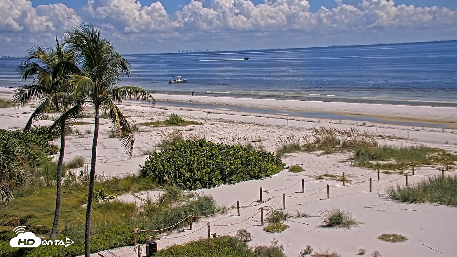Snapshot of Oceans Reach Sanibel Island Live Cam taken Sep 26, 2025, 2:02pm EDT