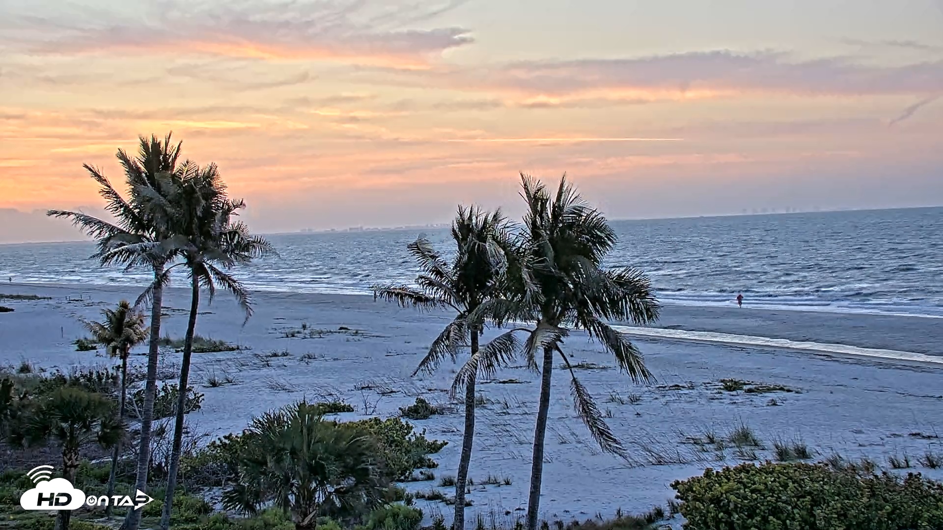 Snapshot of Oceans Reach Sanibel Island Live Cam taken Apr 21, 2025, 6:58am EDT