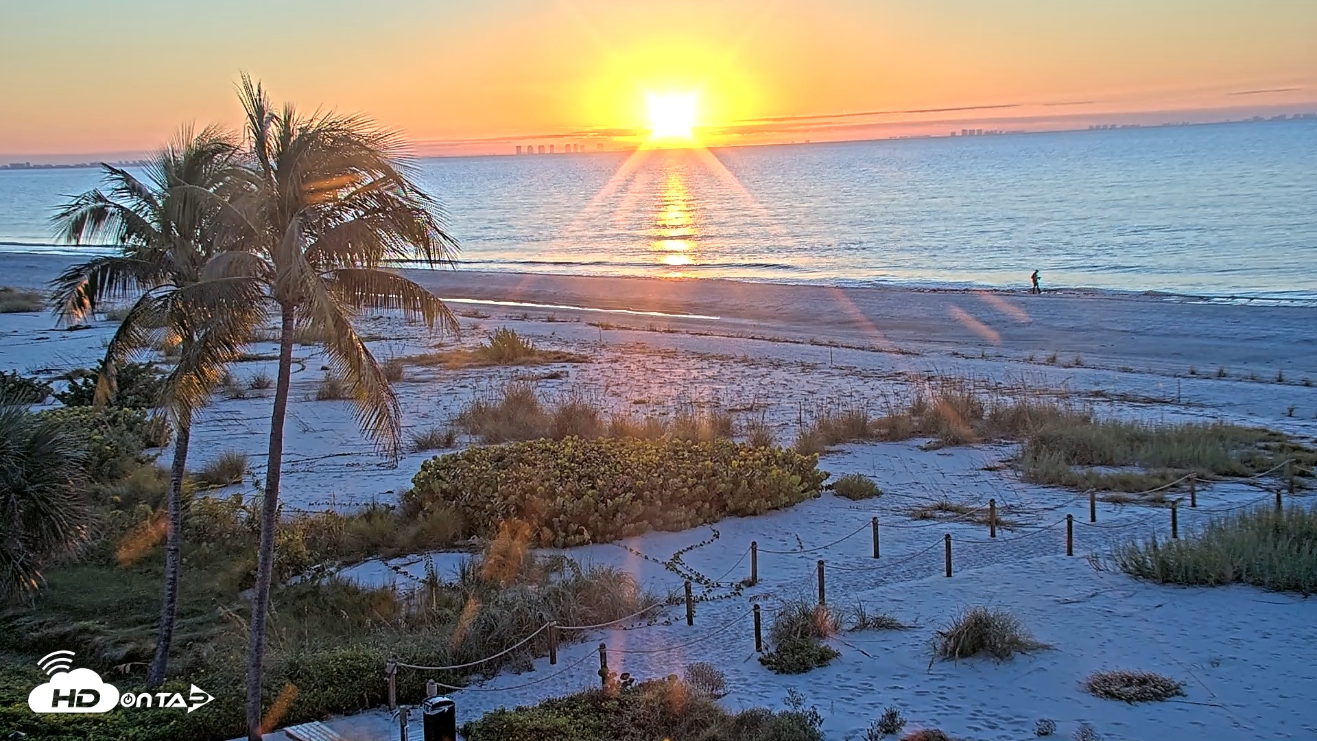 Snapshot of Oceans Reach Sanibel Island Live Cam taken Nov 14, 2025, 6:52am EST
