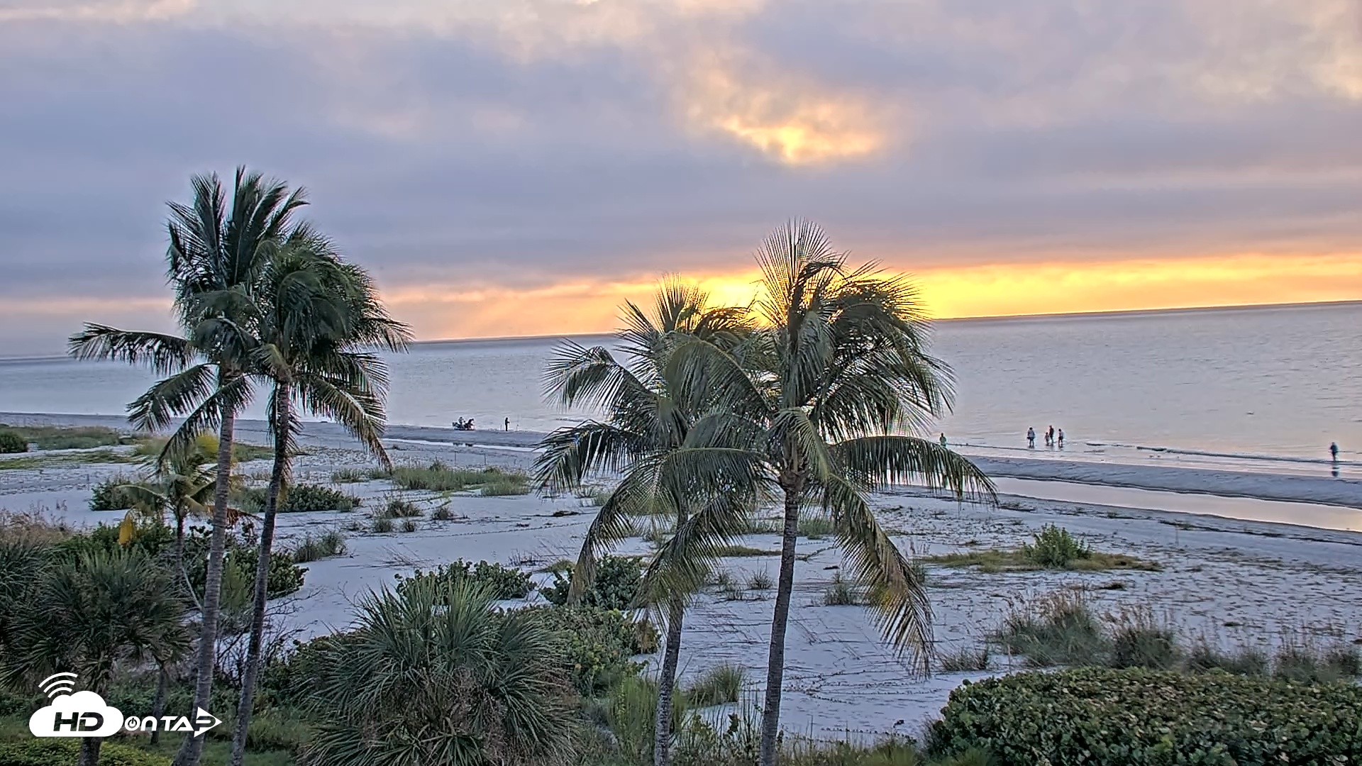 Snapshot of Oceans Reach Sanibel Island Live Cam taken Oct 6, 2025, 7:44am EDT