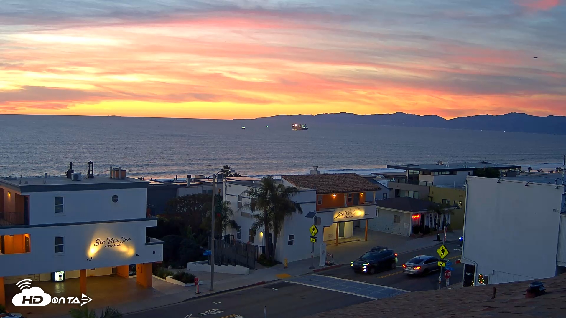 Snapshot of Sea View Inn Manhattan Beach Live Webcam taken Dec 4, 2025, 4:57pm PST