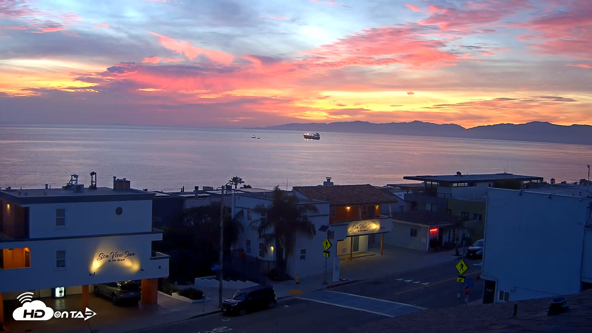 Snapshot of Sea View Inn Manhattan Beach Live Webcam taken Apr 5, 2026, 7:28pm PDT