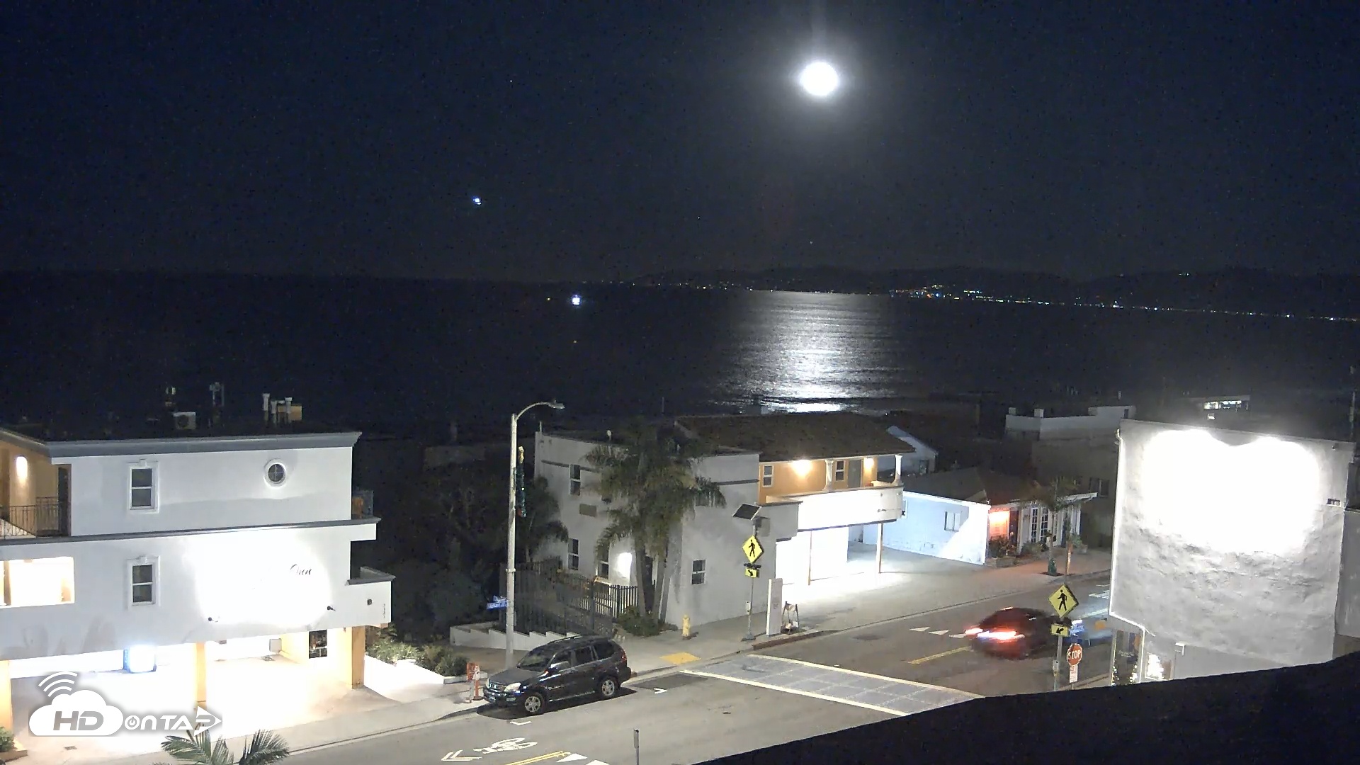 Snapshot of Sea View Inn Manhattan Beach Live Webcam taken Dec 4, 2025, 5:49am PST