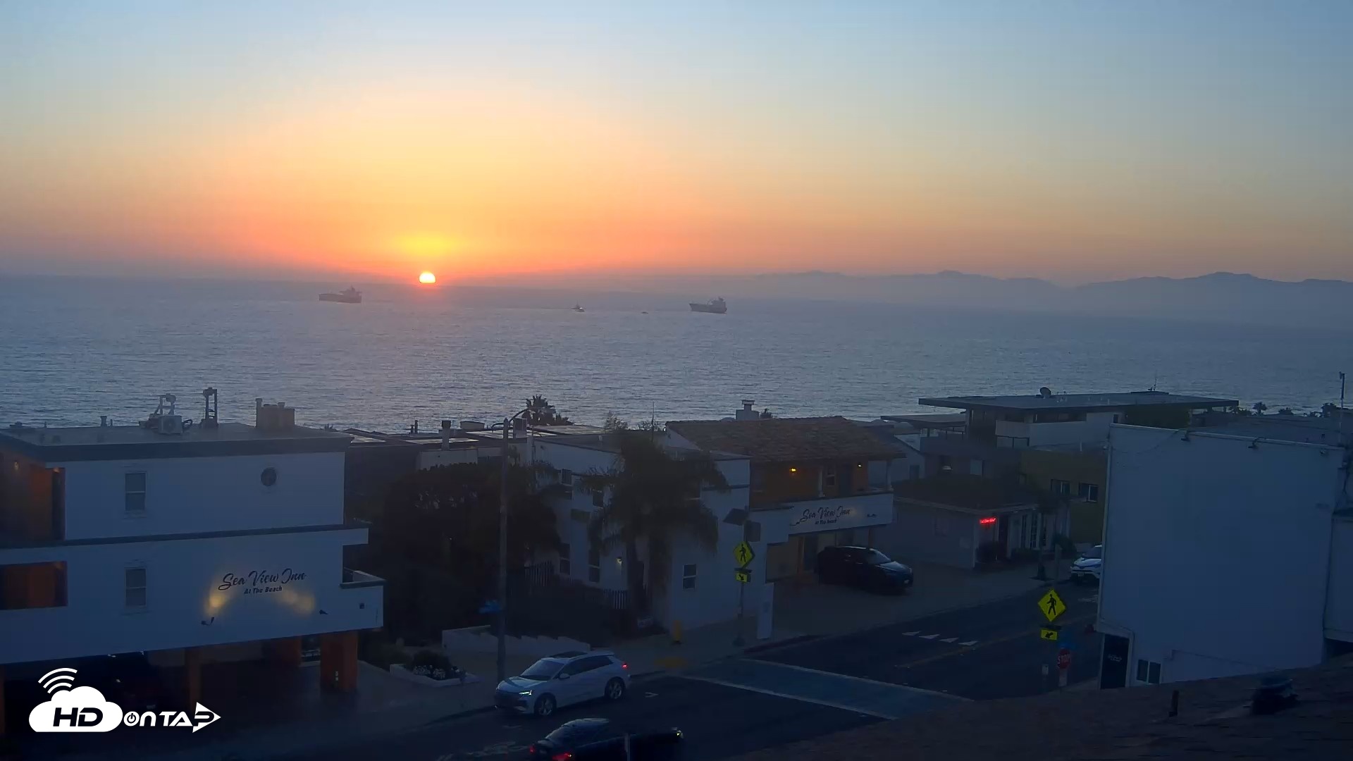 Snapshot of Sea View Inn Manhattan Beach Live Webcam taken Aug 25, 2026, 7:28pm PDT
