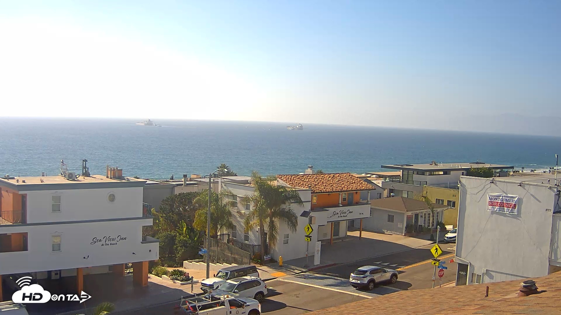 Snapshot of Sea View Inn Manhattan Beach Live Webcam taken Oct 1, 2026, 4:01pm PDT