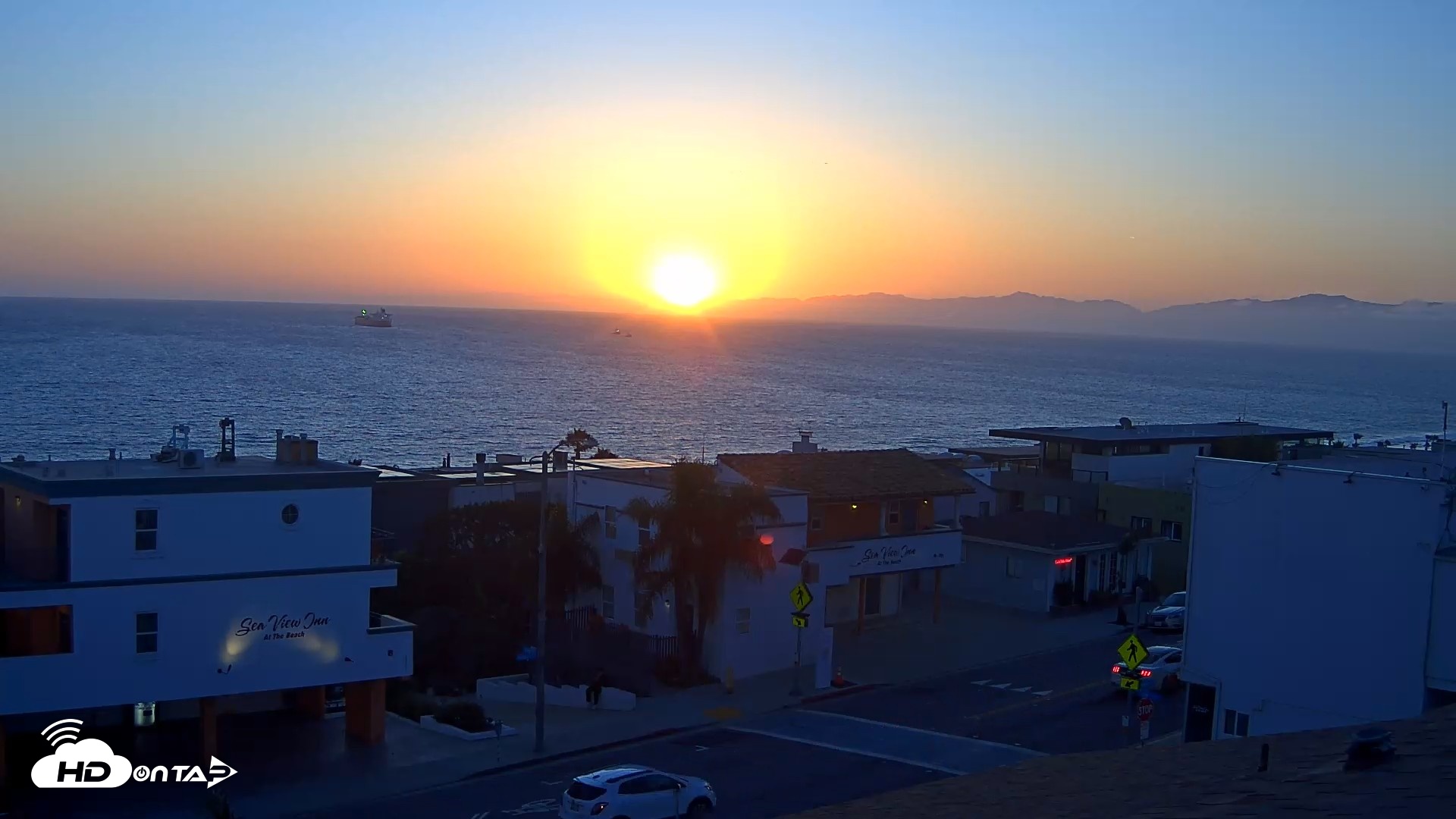 Snapshot of Sea View Inn Manhattan Beach Live Webcam taken May 6, 2026, 7:37pm PDT