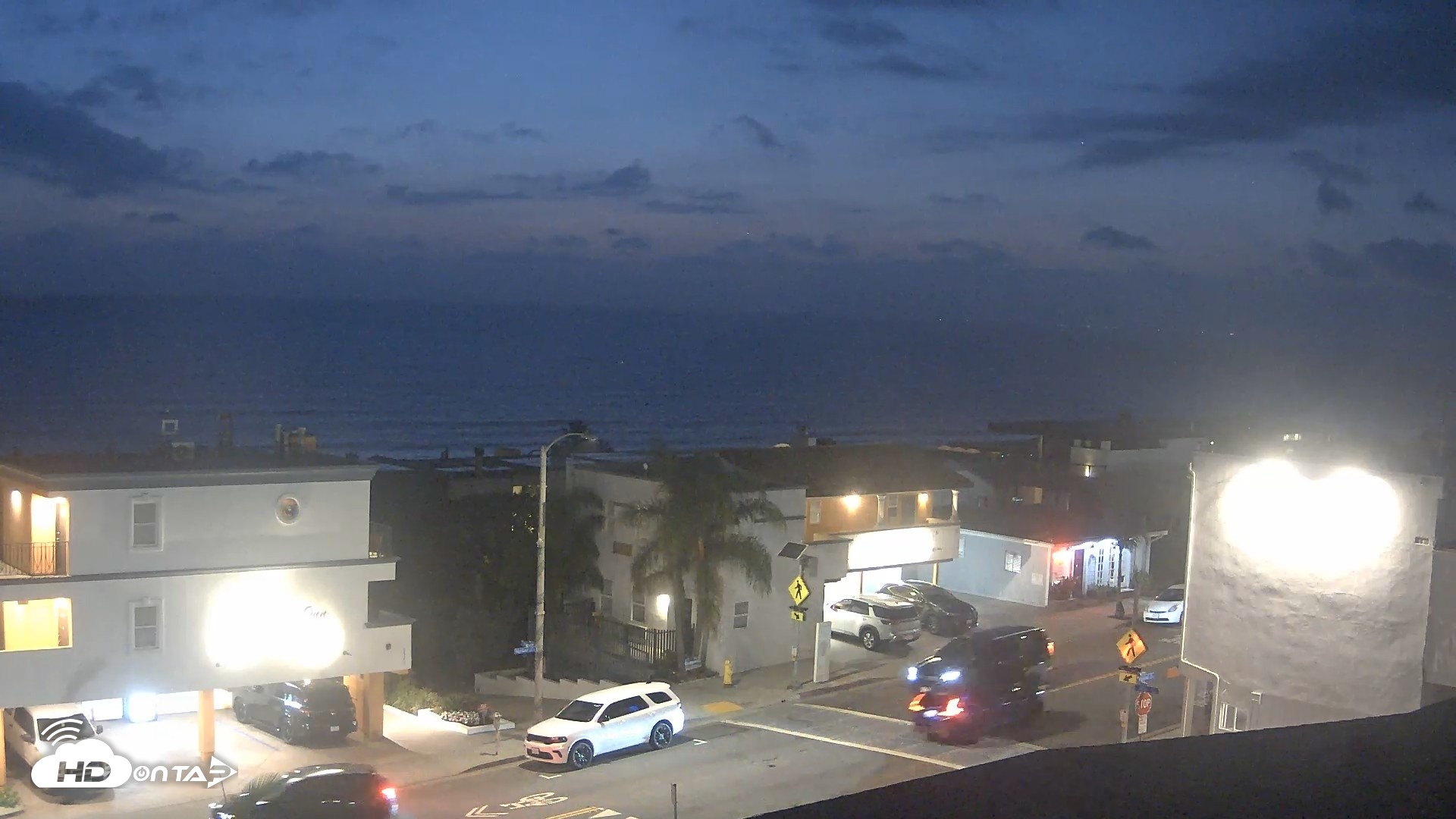 Snapshot of Sea View Inn Manhattan Beach Live Webcam taken Sep 15, 2026, 7:37pm PDT